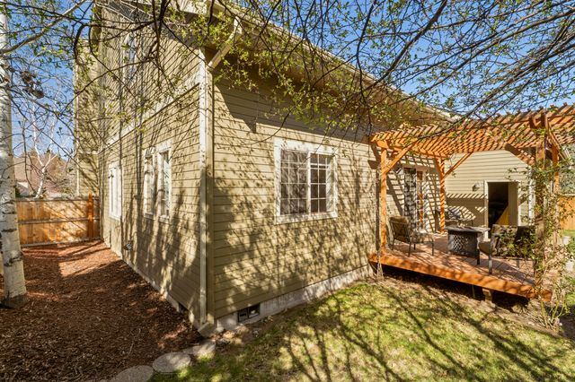 2566 NE Keats Drive, Bend, OR 97701