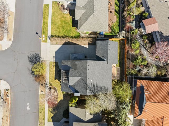 2566 NE Keats Drive, Bend, OR 97701