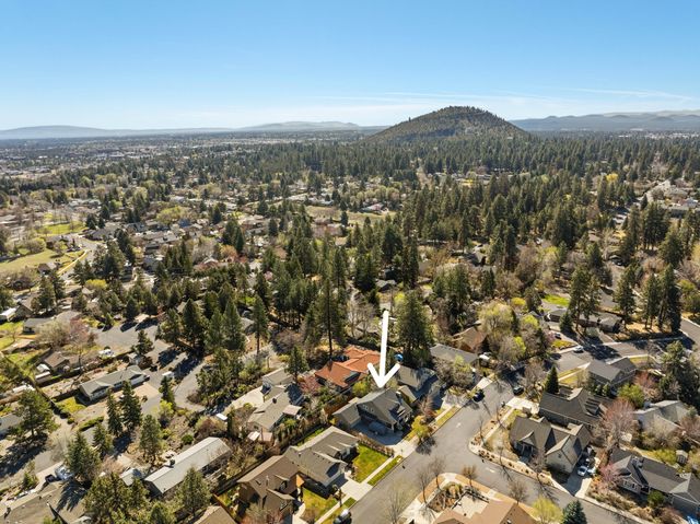 2566 NE Keats Drive, Bend, OR 97701