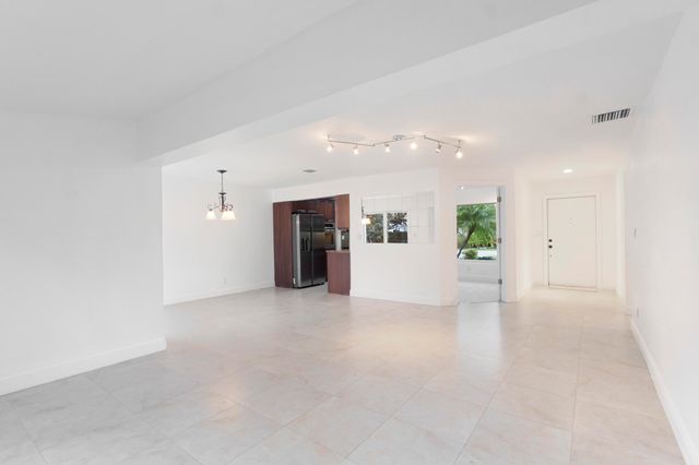2940 NE 18th Street, Pompano Beach, FL 33062