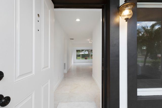 2940 NE 18th Street, Pompano Beach, FL 33062