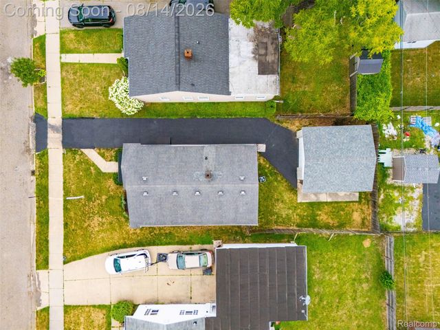 596 Nebraska Avenue, Pontiac, MI 48341