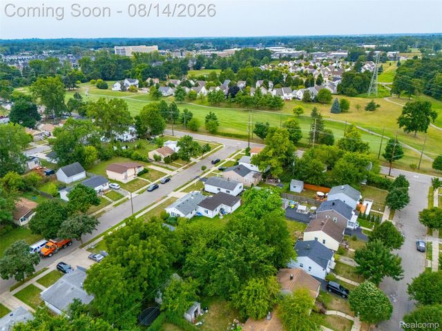 596 Nebraska Avenue, Pontiac, MI 48341