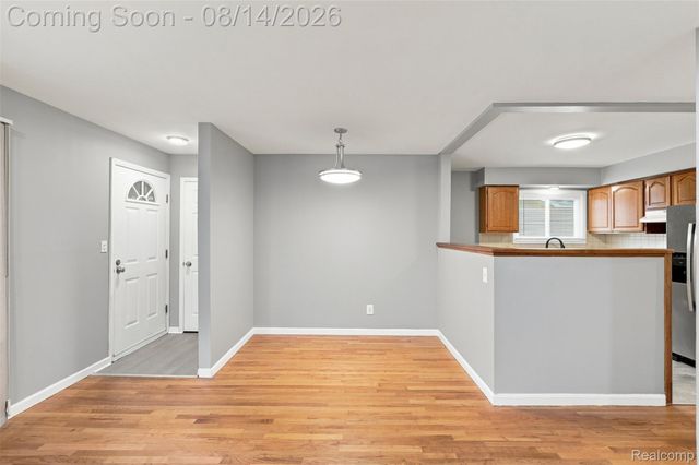 596 Nebraska Avenue, Pontiac, MI 48341