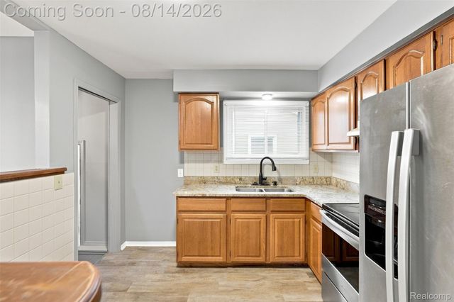 596 Nebraska Avenue, Pontiac, MI 48341