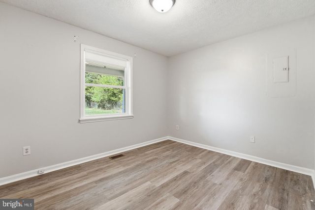 11057 EGGBORNSVILLE RD, Rixeyville, VA 22737
