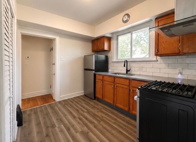 4003 Madison Avenue 2, Brookfield, IL 60513