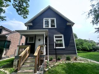4003 Madison Avenue 2, Brookfield, IL 60513