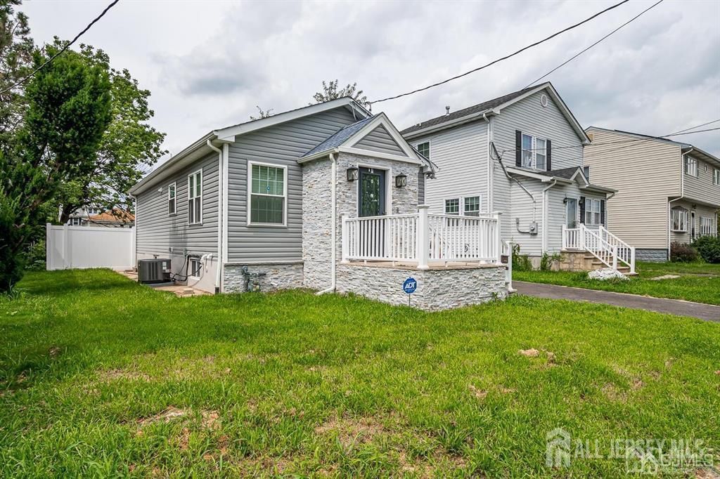 12 Bird Avenue, Iselin, NJ 08830