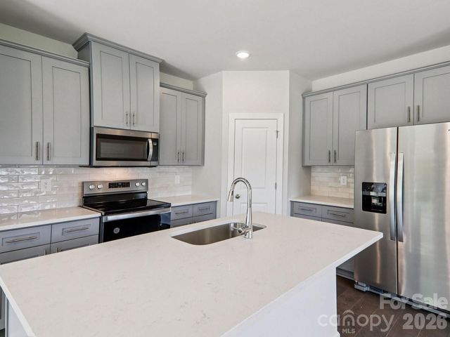 9033 Foggy Brook Loop, Charlotte, NC 28216