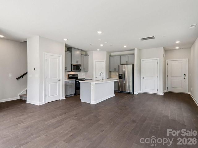 9033 Foggy Brook Loop, Charlotte, NC 28216