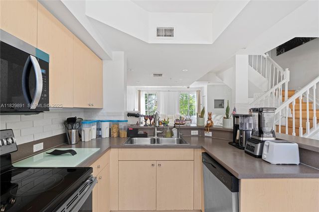 2811 NE 185th Street 804, Aventura, FL 33180