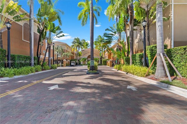 2811 NE 185th Street 804, Aventura, FL 33180