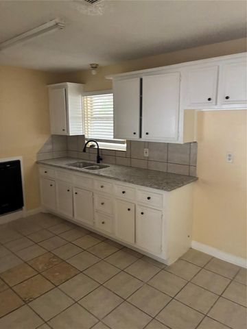 8423 Kempwood Drive, Houston, TX 77080