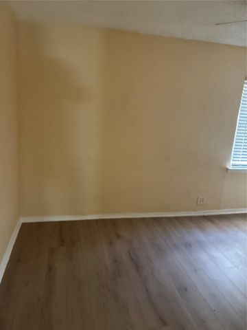 8423 Kempwood Drive, Houston, TX 77080