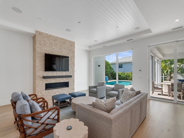 915 Surfsedge Way, Vero Beach, FL 32963