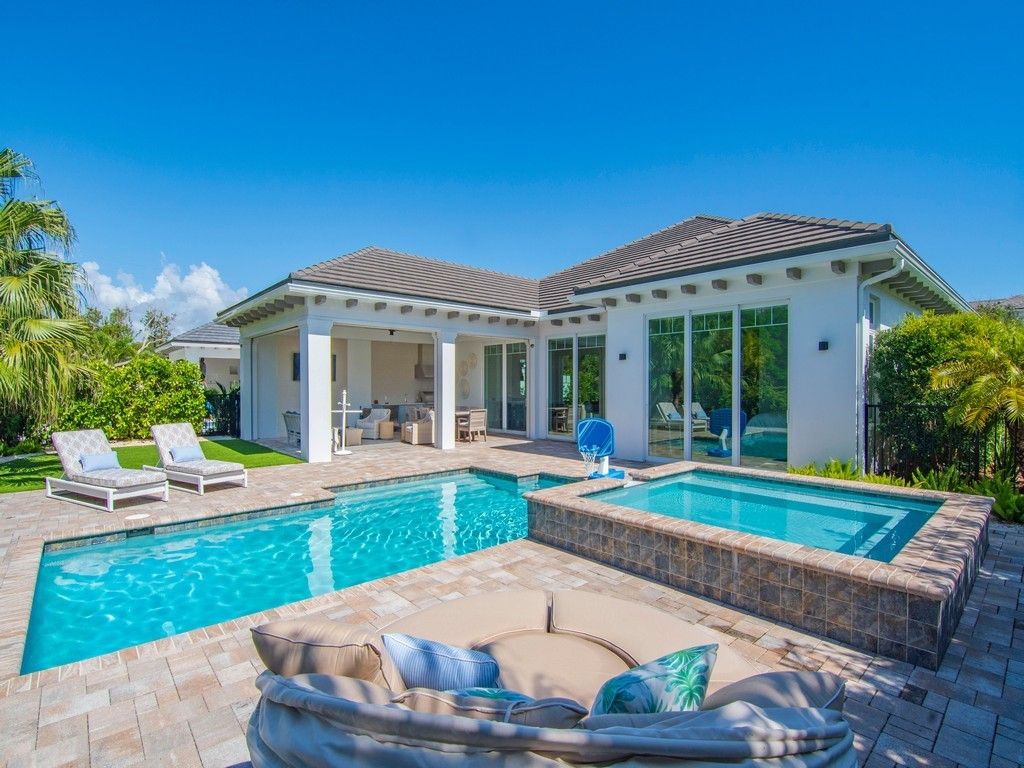 915 Surfsedge Way, Vero Beach, FL 32963