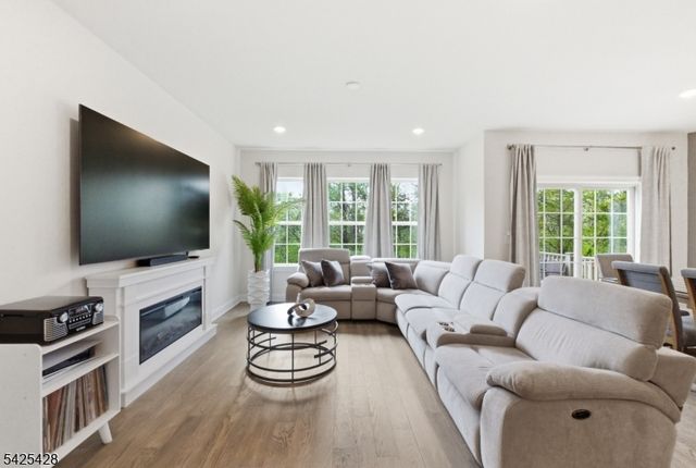 44 Dahlia Dr, Warren Twp., NJ 07059