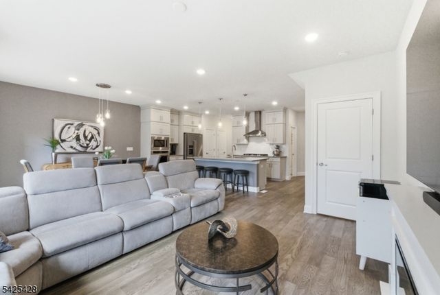 44 Dahlia Dr, Warren Twp., NJ 07059