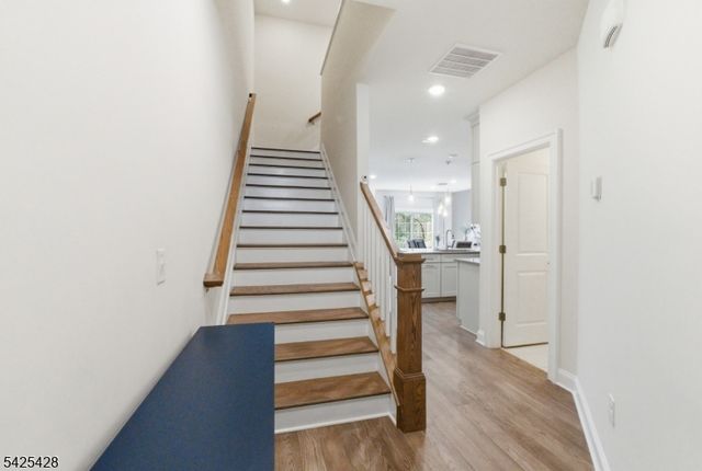 44 Dahlia Dr, Warren Twp., NJ 07059