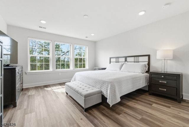 44 Dahlia Dr, Warren Twp., NJ 07059