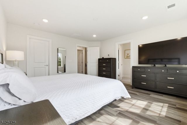 44 Dahlia Dr, Warren Twp., NJ 07059