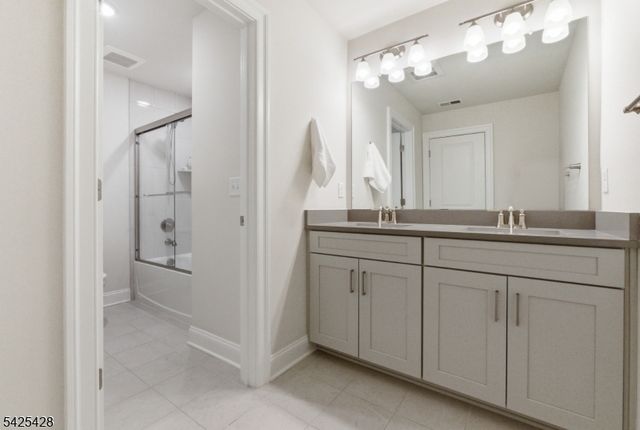 44 Dahlia Dr, Warren Twp., NJ 07059