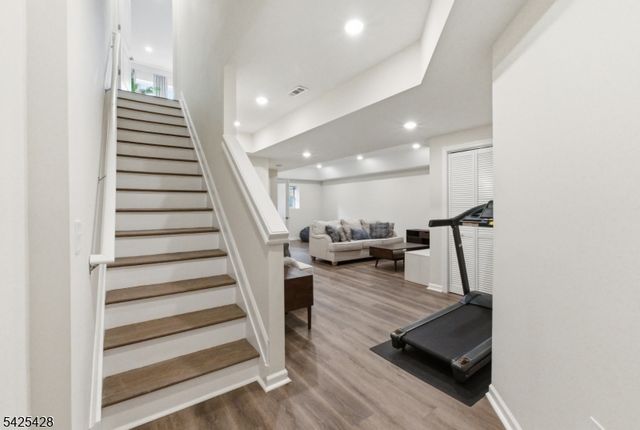 44 Dahlia Dr, Warren Twp., NJ 07059
