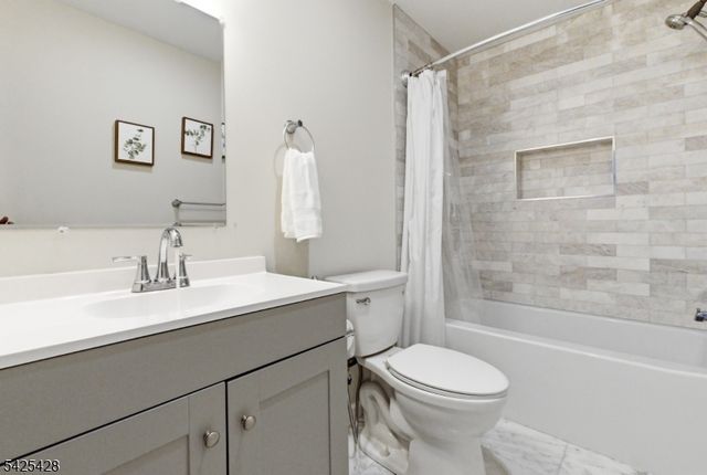 44 Dahlia Dr, Warren Twp., NJ 07059