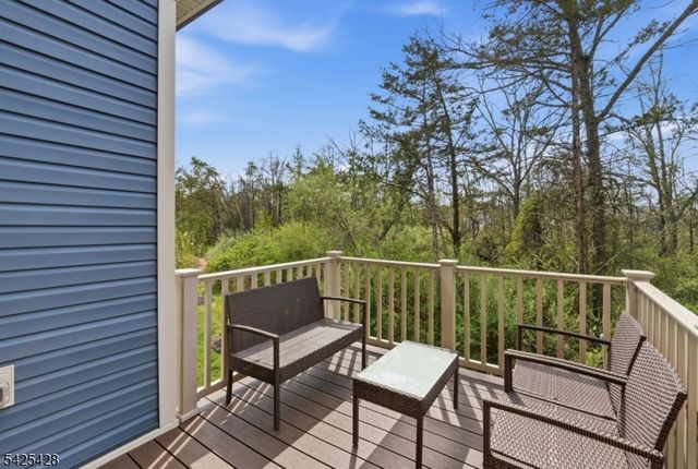 44 Dahlia Dr, Warren Twp., NJ 07059