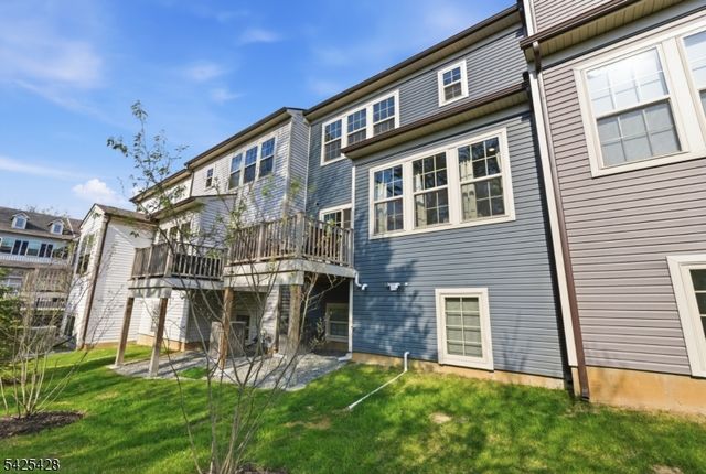44 Dahlia Dr, Warren Twp., NJ 07059