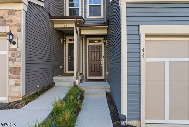 44 Dahlia Dr, Warren Twp., NJ 07059