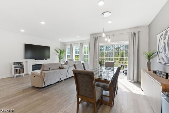 44 Dahlia Dr, Warren Twp., NJ 07059