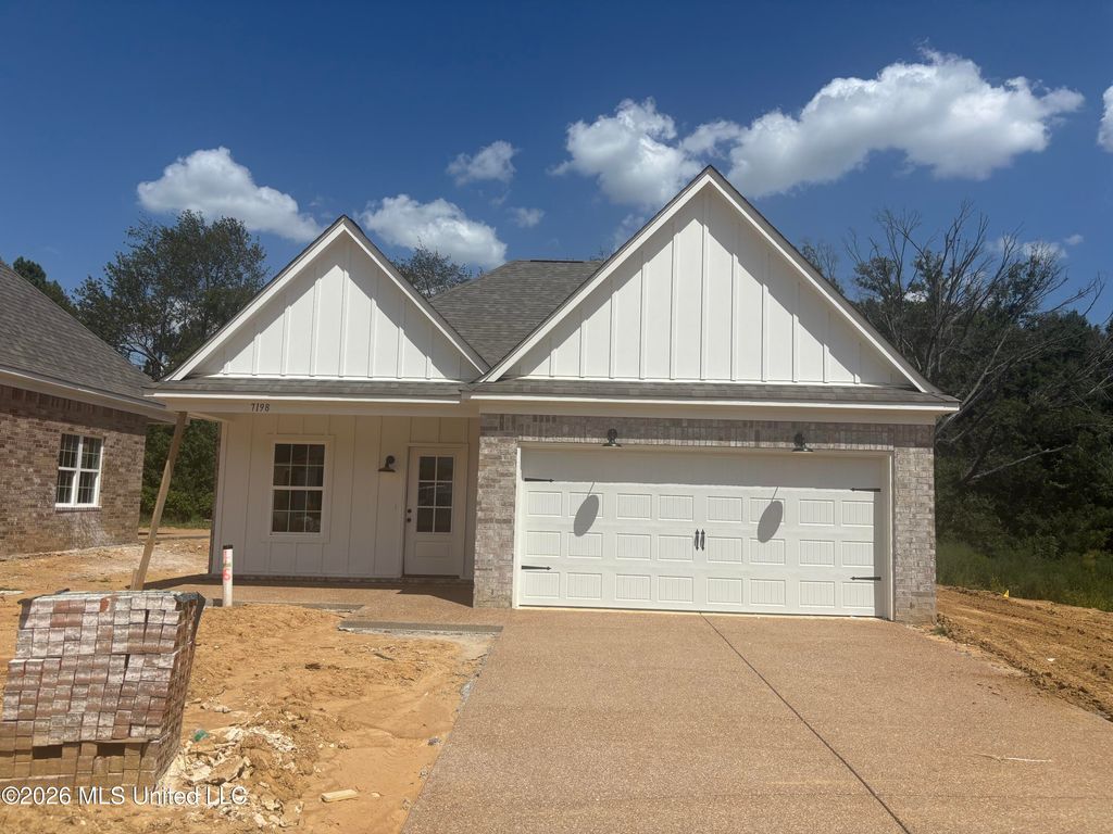 7223 Fairmont Pl Cove, Southaven, MS 38671 — exterior