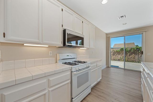 2787 Meadowland Way, Lincoln, CA 95648