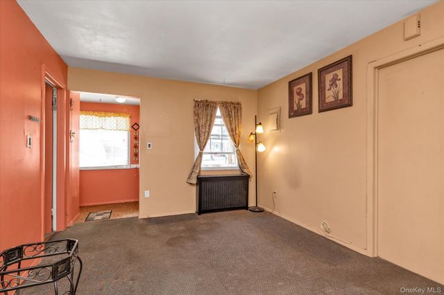193 Manhattan Avenue, West Babylon, NY 11704
