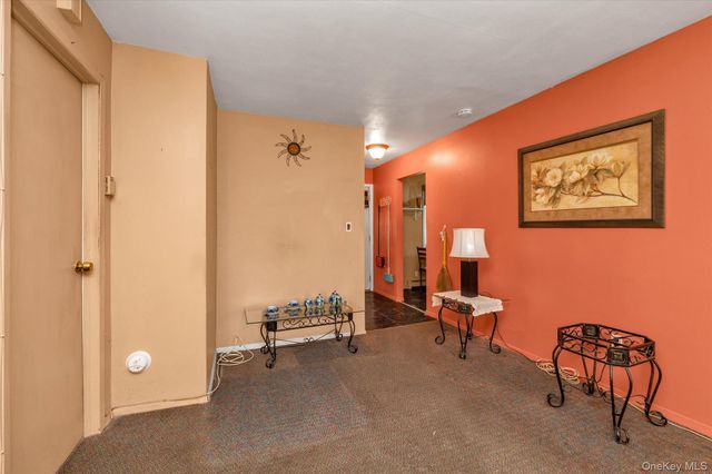 193 Manhattan Avenue, West Babylon, NY 11704