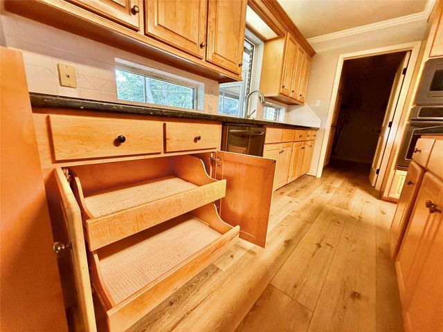 204 Hillcrest Drive, Alvin, TX 77511