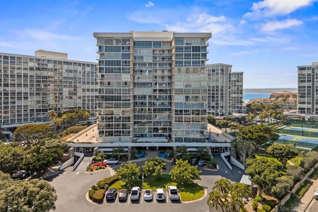 Image 1 of property listing at 1750 Avenida Del Mundo 309, Coronado, CA 92118