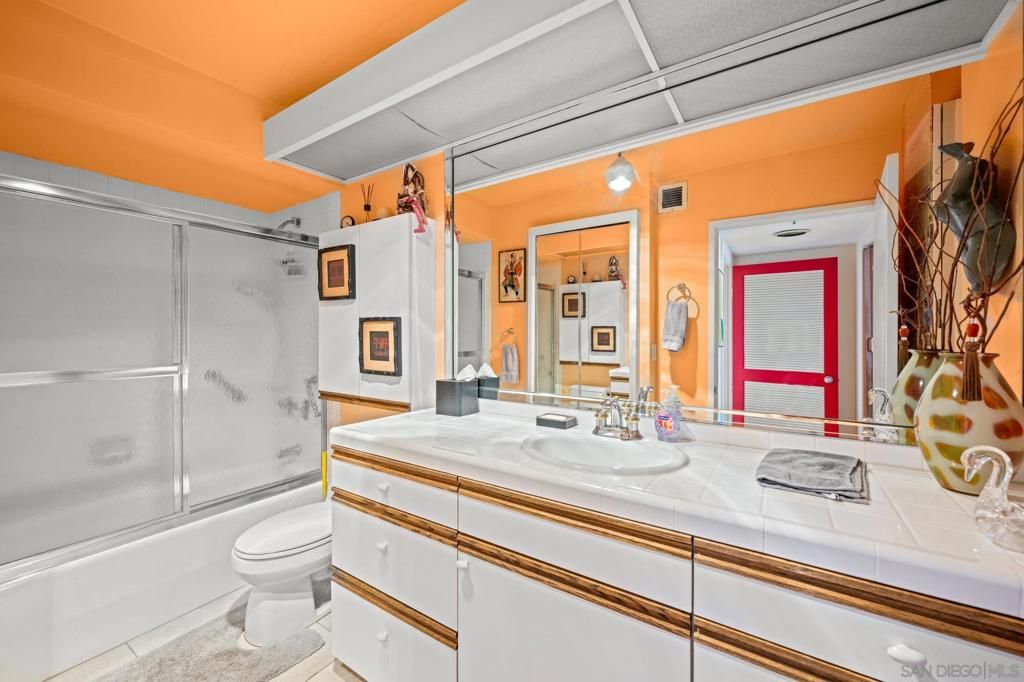 Image 18 of property listing at 1750 Avenida Del Mundo 309, Coronado, CA 92118