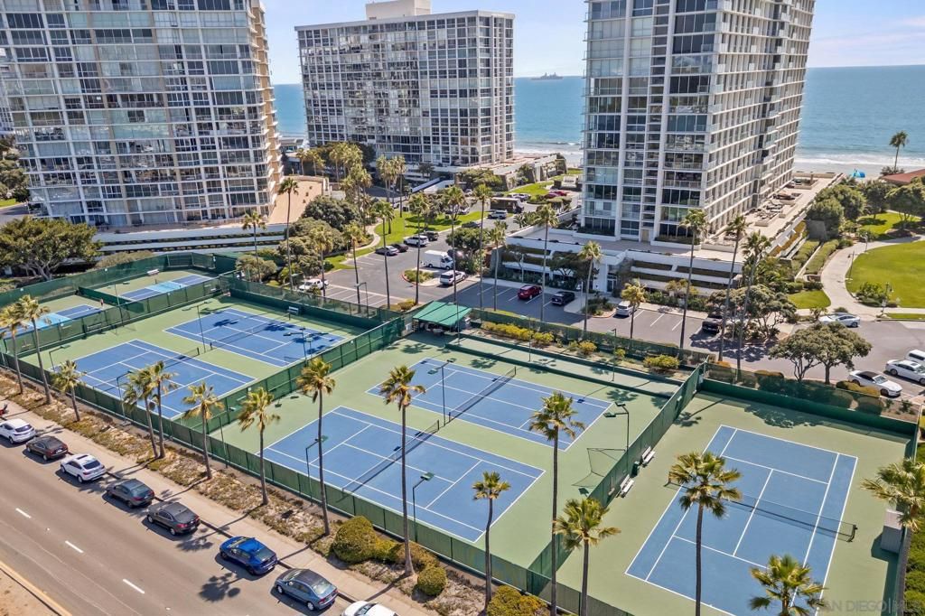 Image 28 of property listing at 1750 Avenida Del Mundo 309, Coronado, CA 92118
