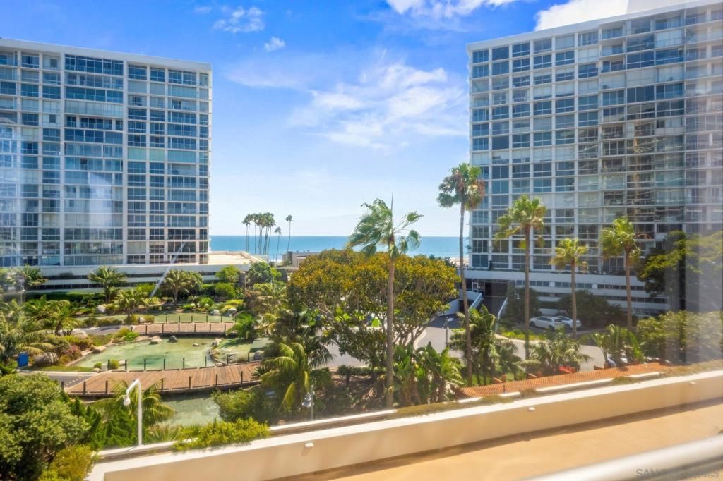 Image 29 of property listing at 1750 Avenida Del Mundo 309, Coronado, CA 92118