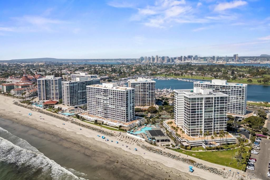 Image 37 of property listing at 1750 Avenida Del Mundo 309, Coronado, CA 92118