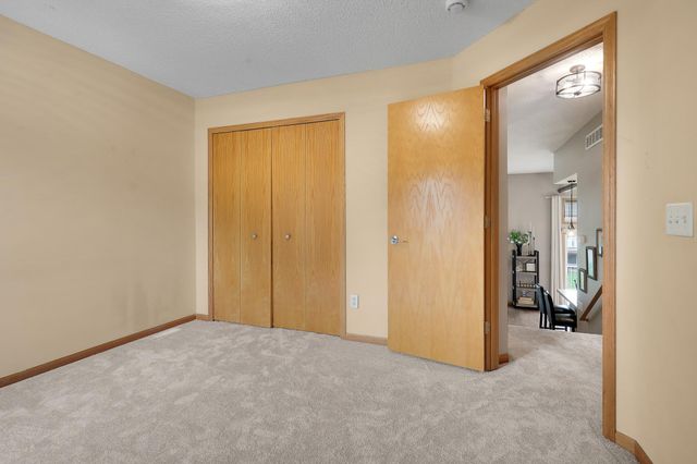 2186 Woodcrest Drive, Woodbury, MN 55129