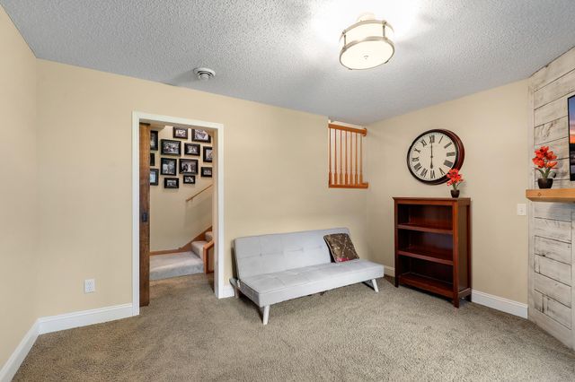 2186 Woodcrest Drive, Woodbury, MN 55129