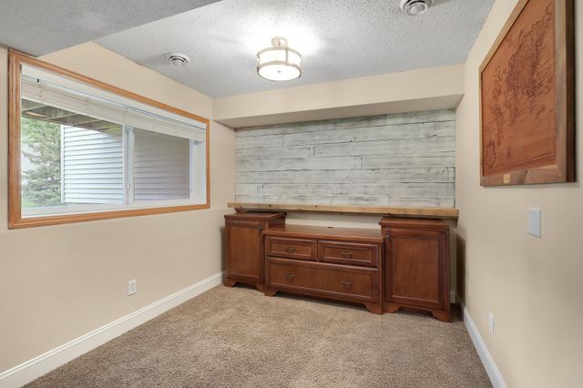 2186 Woodcrest Drive, Woodbury, MN 55129