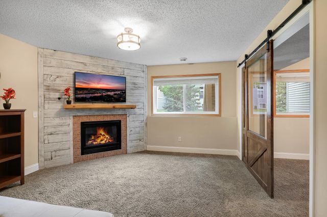 2186 Woodcrest Drive, Woodbury, MN 55129