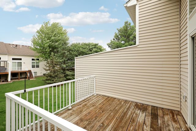 2186 Woodcrest Drive, Woodbury, MN 55129