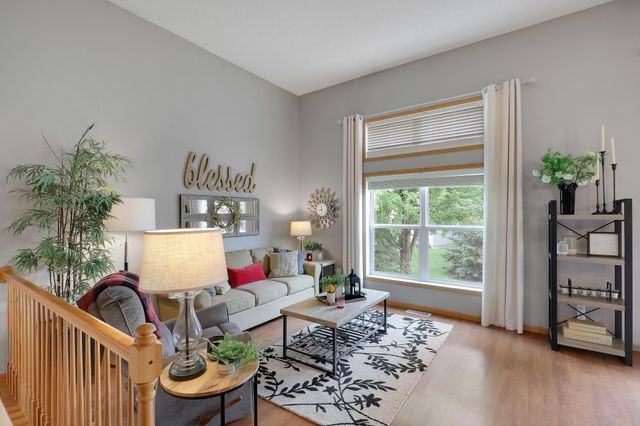 2186 Woodcrest Drive, Woodbury, MN 55129