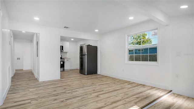 3925 W ROBSON STREET, Tampa, FL 33614